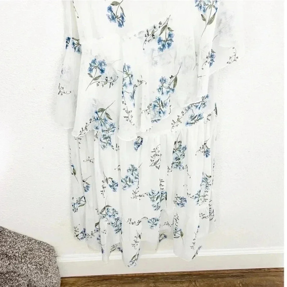 NWT Happy Girls Are The Prettiest Floral Off The Shoulder Ruffle Maxi, Size 2 - Picture 4 of 13